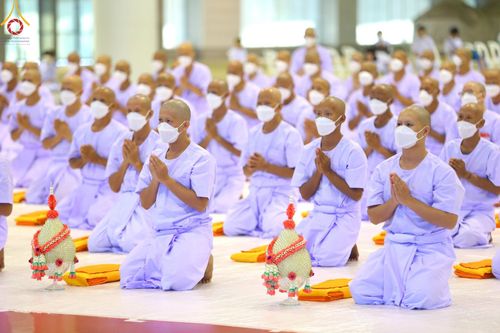 ภาพ No.101622:พิธีขอบรรพชา, พิธีขอสรณคมน์และศีล, พิธีถวายบาตร ในโครงการอุปสมบทหมู่ รุ่นบูชาธรรมมหาปูชนียาจารย์ ณ วัดพระธรรมกาย วันที่ 9 ธันวาคม พ.ศ. 2566