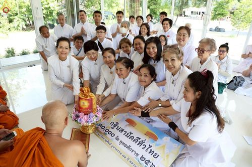 ภาพ No.269610:วันที่ 8 ตุลาคม พ.ศ. 2568 พิธีถวายปัจจัยสมทบกฐิน ในโครงการทอดกฐินสามัคคีทั่วไทย 30,000 วัด โดยคณะศิษยานุศิษย์ บูชาธรรม 81 ปี หลวงพ่อธัมมชโย ณ  วัดป่าศรีถาวร บางแก้วฟ้า , วัดป่าศรีถาวร คลองโยง , วัดป่าสติปัฏฐาน , วัดพุทธธรรมรังษี ในจังหวัดนครปฐม