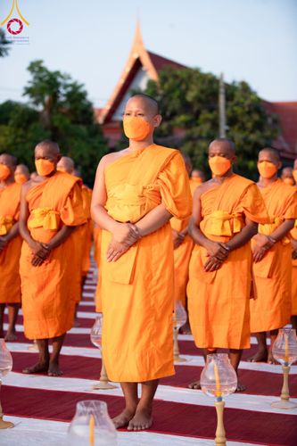 ภาพ No.112130:พิธีจุดประทีปถวายเป็นพุทธบูชา และบูชาธรรมมหาปูชนียาจารย์ พระมงคลเทพมุนี(สด จนฺทสโร) ในโครงการธรรมยาตรา กตัญญูบูชา มหาปูชนียาจารย์ พระมงคลเทพมุนี(สด จนฺทสโร) พระผู้ปราบมาร อนุสรณ์สถาน 7 แห่ง ปีที่ 12 วันที่ 14 มกราคม พ.ศ. 2567 ณ วัดสองพี่น้อง อ.สองพี่น้อง