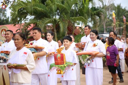 ภาพ No.179098:พิธีทอดกฐิน ณ วัดหนองไห จ.ชัยภูมิ ในโครงการกฐินสามัคคีทั่วไทย 30,000 วัด บูชาธรรม 80 ปี หลวงพ่อธัมมชโย โดยคณะศิษยานุศิษย์วัดพระธรรมกาย วันที่ 27 ตุลาคม พ.ศ. 2567