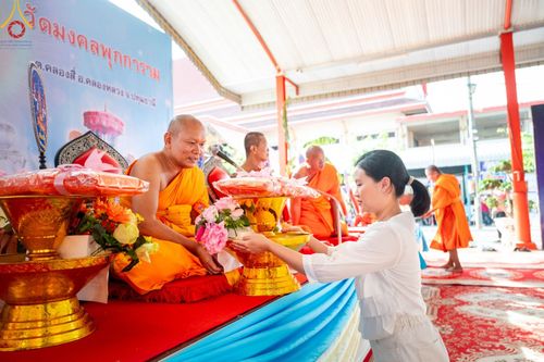 ภาพ No.93695:พิธีทอดกฐินสามัคคี ณ วัดมงคลพุกการาม จ.ปทุมธานี เพื่อปฏิสังขรณ์ถาวรวัตถุทุกสิ่ง วันอาทิตย์ที่ 12 พฤศจิกายน พ.ศ. 2566