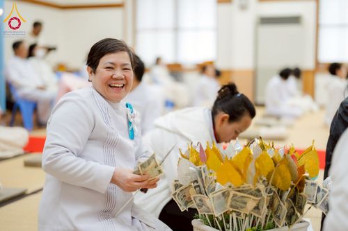 ภาพ No.220926:วันที่ 13 เมษายน พ.ศ. 2568 พิธีโปรยรัตนชาติปฐมเริ่มสถาปนาเจดีย์ และ พิธีเปิดหมู่บ้านปฏิบัติธรรม เพื่อการบรรลุธรรม ณ วัดป่าธรรมกายนานาชาติโทชิหงิ  ประเทศญี่ปุ่น