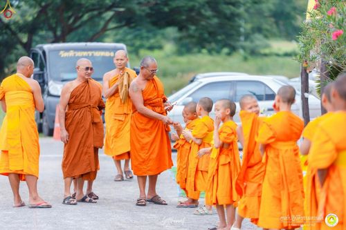 ภาพ No.236450:วันพุธที่ 30 กรกฏาคม  พ.ศ. 2568 พิธีถวายมหาสังฆทาน 81 วัด 81 ปี หลวงพ่อธัมชโย ครั้งที่ 2  ณ ศูนย์ปฏิบัติธรรมสวนผึ้ง ต.ท่าเคย อ.สวนผึ้ง จ.ราชบุรี