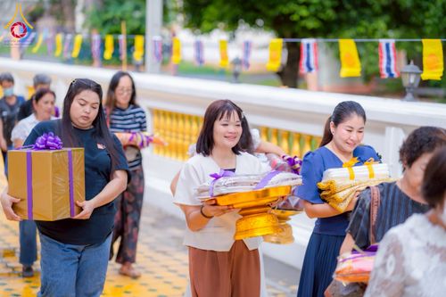 ภาพ No.273889:วันที่ 1 พฤศจิกายน พ.ศ. 2568 พิธีทอดกฐินสามัคคีทั่วไทย ณ วัดศีลขันธาราม อ.โพธิ์ทอง จ.อ่างทอง โดยคณะศิษยานุศิษย์ บูชาธรรม 81 ปี หลวงพ่อธัมมชโย