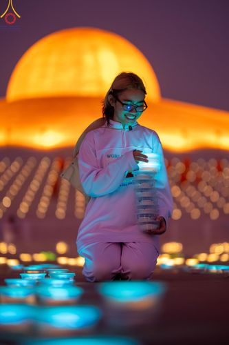 ภาพ No.59838:คณะสงฆ์และสาธุชนร่วมใจกัน สวดมนต์บทธัมมจักกัปปวัตนสูตร ครบ 6,315,808,080 จบ และจุดประทีปแปรอักษร ถวายเป็นพุทธบูชา เนื่องในวาระ "ฉลองอายุวัฒนมงคล 80 ปี หลวงพ่อธัมมชโย" ณ ลานธรรม มหารัตนวิหารคด วัดพระธรรมกาย