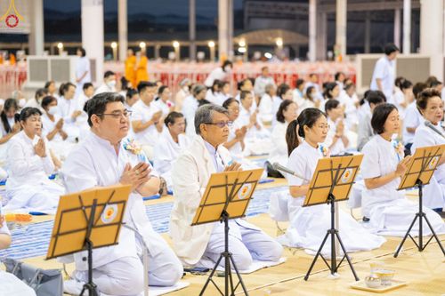 ภาพ No.188473:พิธีถวายภัตตาหารเป็นสังฆทาน แด่พระธรรมยาตรา ในโครงการธรรมยาตรา กตัญญูบูชา มหาปูชนียาจารย์ พระมงคลเทพมุนี(สด จนฺทสโร) พระผู้ปราบมาร อนุสรณ์สถาน 7 แห่ง ปีที่ 13 ณ สภาธรรมกายสากล วัดพระธรรมกาย วันที่ 3 มกราคม พ.ศ. 2568