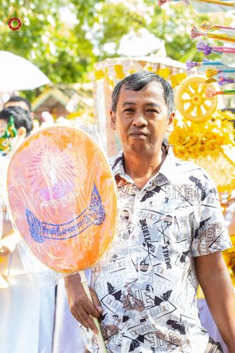 ภาพ No.171666:พิธีทอดกฐิน ณ วัดมหาโพธิ์ จ.ลพบุรี ในโครงการกฐินสามัคคีทั่วไทย 30,000 วัด บูชาธรรม 80 ปี หลวงพ่อธัมมชโย โดยคณะศิษยานุศิษย์วัดพระธรรมกาย วันที่ 27 ตุลาคม พ.ศ. 2567