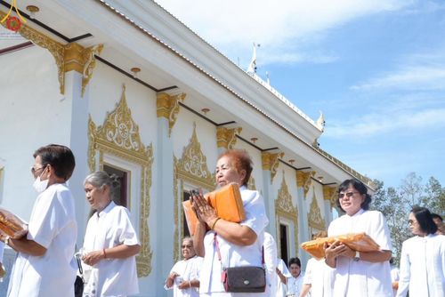 ภาพ No.167161:พิธีทอดกฐิน ณ วัดป่าสวนพฤกษชาติ ต.ทุ่งโพธิ์ อ.นาดี จ.ปราจีนบุรี ในโครงการกฐินสามัคคีทั่วไทย 30,000 วัด บูชาธรรม 80 ปี หลวงพ่อธัมมชโย โดยคณะศิษยานุศิษย์วัดพระธรรมกาย วันที่ 24 ตุลาคม พ.ศ. 2567