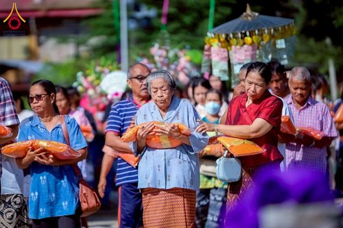 ภาพ No.275392:วันที่ 5 พฤศจิกายน พ.ศ. 2568 พิธีทอดกฐินสามัคคีทั่วไทย ณ วัดหนองสระแก ต.บึงกอก อ.บางระกำ จ.พิษณุโลก โดยคณะศิษยานุศิษย์ บูชาธรรม 81 ปี หลวงพ่อธัมมชโย