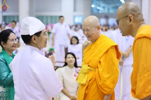 ภาพ No.124599:พิธีมอบโล่วัชรเกียรติยศ โครงการตอบปัญหาศีลธรรมเพื่อสันติภาพโลก (World-PEC) ต่างประเทศ ครั้งที่ 17 ณ ห้องแก้วสารพัดนึก 1 วัดพระธรรมกาย ในวันมาฆบูชา เสาร์ที่ 24 กุมภาพันธ์ พ.ศ. 2567