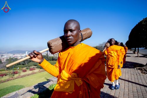 ภาพ No.232799:วันที่ 1 กรกฏาคม พ.ศ. 2568 Dhammayatra in South Africa 2025 ธรรมยาตราแอฟริกาใต้ — เส้นทางแห่งสติ สมาธิ และปัญญา ธรรมทายาทที่ได้อบรมโครงการบรรพชาอุปสมบทหมู่ครั้งที่ 2 ณ วัดพระธรรมกายโจฮันเนสเบิร์ก ประเทศแอฟริกาใต้