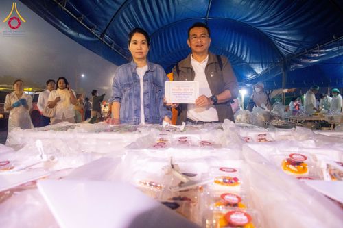 ภาพ No.200828:พิธีถวายภัตตาหารเป็นสังฆทาน แด่พระธรรมยาตรา ณ อนุสรณ์สถานบางปลา วัดบางปลา อำเภอบางเลน จังหวัดนครปฐม ในโครงการธรรมยาตรา กตัญญูบูชา มหาปูชนียาจารย์ พระมงคลเทพมุนี(สด จนฺทสโร) พระผู้ปราบมาร อนุสรณ์สถาน 7 แห่ง ปีที่ 13 วันที่ 24 มกราคม พ.ศ. 2568