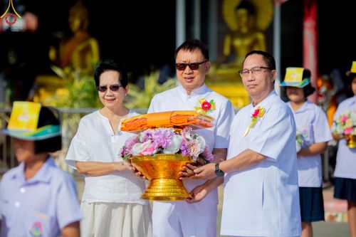 ภาพ No.192090:พิธีทอดผ้าป่าทำนุบำรุงศาสนสถาน ณ วัดนราภิรมย์ ตำบลนราภิรมย์ อำเภอบางเลน จังหวัดนครปฐม ในโครงการธรรมยาตรา กตัญญูบูชา มหาปูชนียาจารย์ พระมงคลเทพมุนี(สด จนฺทสโร) พระผู้ปราบมาร อนุสรณ์สถาน 7 แห่ง ปีที่ 13 วันที่ 9 มกราคม พ.ศ. 2568
