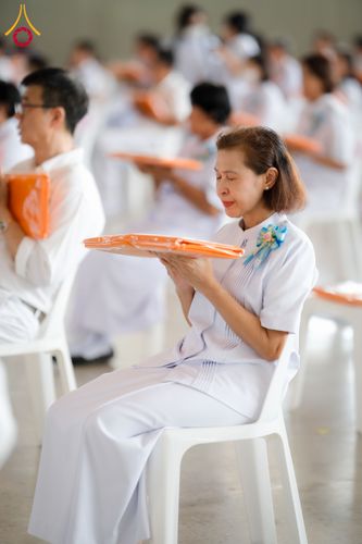 ภาพ No.134263:พิธีทอดผ้าป่าสมทบ มหาสังฆทาน 10,000 วัด ทั่วไทย วันอาทิตย์ต้นเดือนที่ 7 เมษายน พ.ศ.2567 ณ ห้องแก้วสารพัดนึก 1 สภาธรรมกายสากล  วัดพระธรรมกาย จ.ปทุมธานี