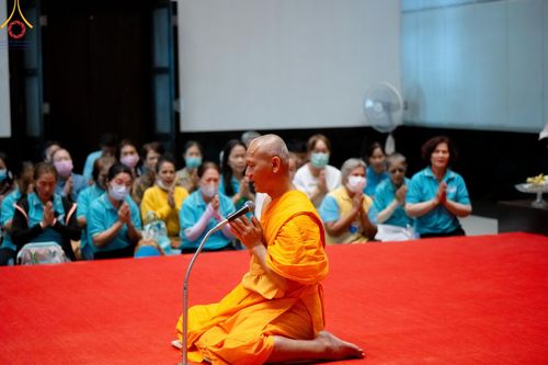 ภาพ No.145915:ชมรมจิตอาสาอนุรักษ์สิ่งแวดล้อม รับบุญทำความสะอาดบริเวณโบสถ์พระไตรปิฎก วัดพระธรรมกาย จ.ปทุมธานี วันที่ 25 กรกฎาคม พ.ศ. 2567