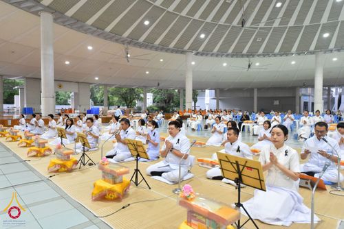 ภาพ No.267520:วันที่ 7 พฤศจิกายน พ.ศ. 2568 พสกนิกรอำเภอคลองหลวง รวมใจบำเพ็ญกุศลปัณรสมวาร (15 วัน) อุทิศถวายเป็นพระราชกุศลแด่ “สมเด็จพระพันปีหลวง” ณ วัดพระธรรมกาย