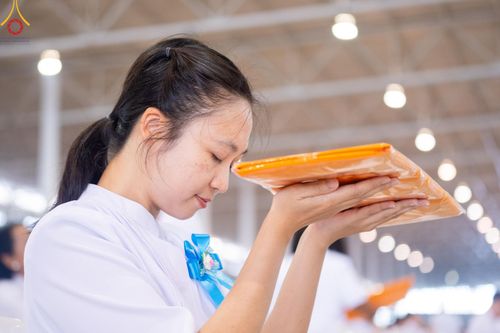 ภาพ No.154458:พิธีทอดผ้าป่าสมทบกฐินวัดพระธรรมกาย และสมทบกฐิน 30,000 วัดทั่วไทย ครั้งที่ 2 ณ สภาธรรมกายสากล วัดพระธรรมกาย วันอังคารที่ 17 กันยายน พ.ศ. 2567