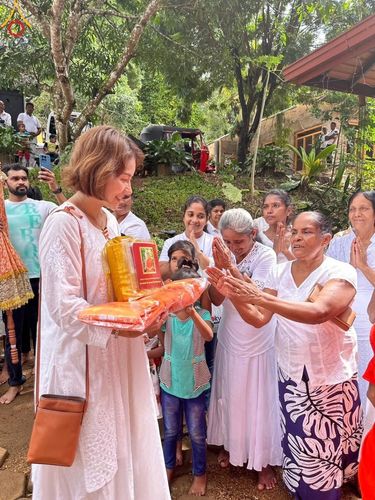 ภาพ No.97501:วัดพระธรรมกาย ร่วมบุญกฐินศรีลังกา ณ วัดศรีเอลวาร่า วรดานารามายะ  มาตาเล ศรีลังกา เชื่อมสัมพันธไมตรี สร้างสามัคคีสงฆ์ โดยมีพระครูสมุห์สนิทวงศ์ วุฑฺฒิวํโส, ดร.  เป็นผู้แทนวัดพระธรรมกาย ถวายกฐินในครั้งนี้ วันที่ 19 พฤศจิกายน พ.ศ. 2566