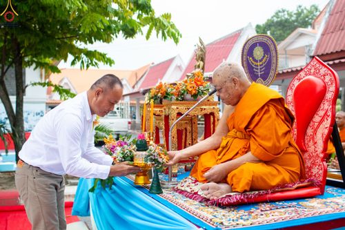 ภาพ No.87271:พิธีถวายสังฆทาน 323 วัด 4 จังหวัดชายแดนภาคใต้  ปีที่ 19 ครั้งที่ 165 พิธีมอบกองทุนหนุนแรงใจช่วยครูใต้  ปีที่ 16 ครั้งที่ 130 และพิธีทำบุญอุทิศส่วนกุศลให้ผู้วายชนม์ ณ วัดพุทธภูมิ อ.เมือง จ.ยะลา วันเสาร์ที่ 9 กันยายน พ.ศ. 2566