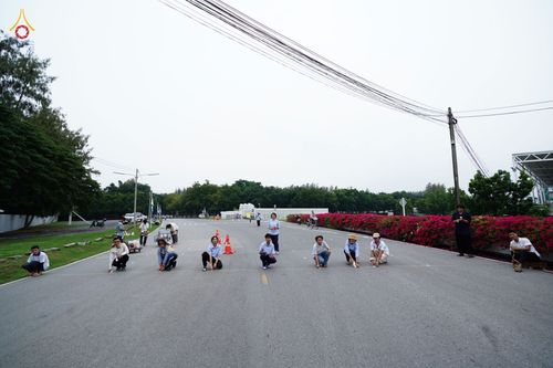 ภาพ No.88651:คณะสงฆ์ เจ้าหน้าที่ และสาธุชน ทุ่มเทแรงกายแรงใจเตรียมงาน เพื่องานวันครูผู้ค้นพบวิชชาธรรมกาย ตั้งแต่วันที่ 20 กันยายน พ.ศ. 2566