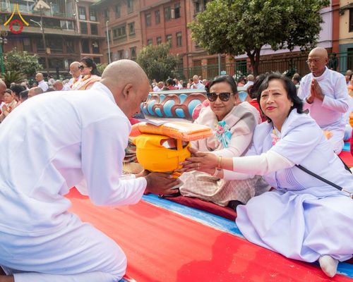 ภาพ No.209729:วันที่ 28 กุมภาพันธ์ พ.ศ.2568 พิธีเปิดโครงการบวชสามเณร พิธีถวายไทยธรรม พิธีขอขมามอบผ้าไตร  ณ เมืองปาตัน ประเทศเนปาล