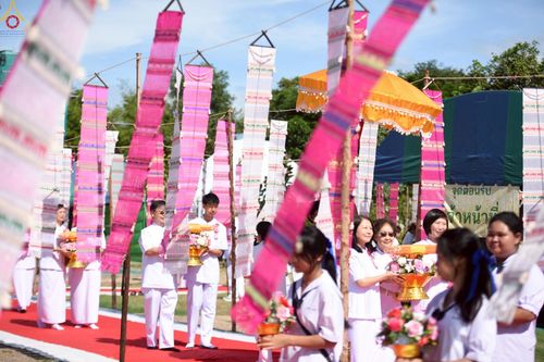 ภาพ No.262373:วันที่ 19 ตุลาคม พ.ศ. 2568 พิธีทอดกฐินสถาปนา แผ่นบันมงคลมหาเศรษฐี อาคาร 80 ปี หลวงพ่อธัมมชโย ในโครงการกฐินสามัคคีทั่วไทย 30,000 วัด บูชาธรรม 81 ปี หลวงพ่อธัมมชโย โดยคณะศิษยานุศิษย์วัดพระธรรมกาย ณ ศูนย์ปฏิบัติธรรมวิหารแดง ต.เจริญธรรม อ.วิหารแดง จ.สระบุรี