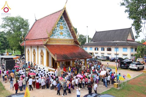 ภาพ No.171954:พิธีทอดกฐิน ณ วัดบ้านโนน จ.ปราจีนบุรี ในโครงการกฐินสามัคคีทั่วไทย 30,000 วัด บูชาธรรม 80 ปี หลวงพ่อธัมมชโย โดยคณะศิษยานุศิษย์วัดพระธรรมกาย วันที่ 27 ตุลาคม พ.ศ. 2567