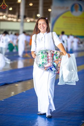 ภาพ No.134534:V.35 เพื่อบุญต้นเดือน การรับบุญของเจ้าหน้าที่หน่วยงานต่างๆ เพื่องานบุญวันอาทิตย์ต้นเดือน ณ วัดพระธรรมกาย วันที่ 7 เมษายน พ.ศ. 2567