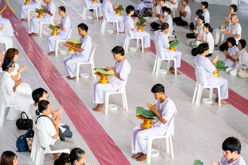 ภาพ No.159660:พิธีตัดปอยผมปลงผมนาคธรรมทายาท, พิธีบรรพชาอุปสมบทหมู่ โครงการอุปสมบทหมู่บูชาธรรม 140 ปี พระมงคลเทพมุนี (สด จนฺทสโร) ณ โบสถ์พระไตรปิฏก วัดพระธรรมกาย วันเสาร์ที่ 5 ตุลาคม พ.ศ. 2567