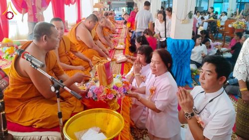 ภาพ No.183727:พิธีทอดกฐิน ณ วัดโคกพนมดี จ.ปราจีนบุรี ในโครงการทอดกฐินสามัคคีทั่วไทย 30,000 วัด บูชาธรรม 80 ปี หลวงพ่อธัมมชโย โดยคณะศิษยานุศิษย์วัดพระธรรมกาย วันที่ 10 พฤศจิกายน พ.ศ. 2567