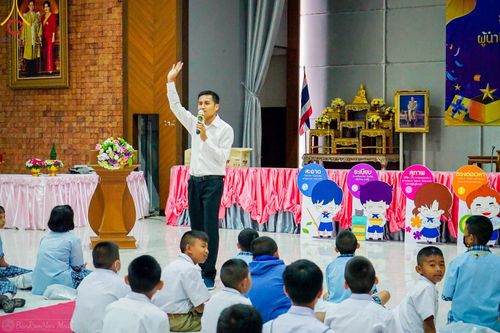 ภาพ No.105074:วันรวมพลังเด็กดี V-star ผู้นำฟื้นฟูศีลธรรมโลก จังหวัดภูเก็ต วันที่ 19 ธันวาคม พ.ศ. 2566 ณ โรงเรียนเมืองถลาง จ.ภูเก็ต