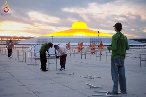 ภาพ No.217697:วันที่ 10-14 เมษายน พ.ศ. 2568 เจ้าหน้าที่อาสาสมัคร เตรียมงานวันคุ้มครองโลก ชุดที่ 2 วัดพระธรรมกาย จ.ปทุมธานี