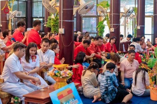 ภาพ No.182882:พิธีทอดกฐิน ณ วัดถ้ำเขา​ชะ​อา​งค์ ต.หนองไผ่ อ.ด่านมะขามเตี้ย จ.กาญจนบุรี ในโครงการทอดกฐินสามัคคีทั่วไทย 30,000 วัด บูชาธรรม 80 ปี หลวงพ่อธัมมชโย โดยคณะศิษยานุศิษย์วัดพระธรรมกาย วันที่ 10 พฤศจิกายน พ.ศ. 2567