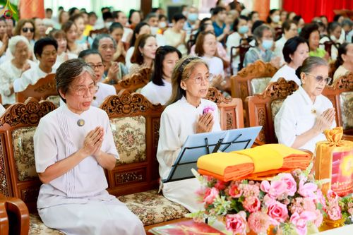 ภาพ No.250212:วันพุธที่ 8 ตุลาคม พ.ศ. 2568 พิธีทอดกฐินสามัคคีทั่วไทย 30,000 วัด โดยคณะศิษยานุศิษย์ บูชาธรรม 81 ปี หลวงพ่อธัมมชโย ณ วัดทัศนารุณสุนทริการาม กรุงเทพฯ