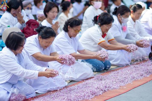 ภาพ No.113065:พิธีต้อนรับพระธรรมยาตรา ปีที่ 12 วันที่ 15 มกราคม พ.ศ. 2567 ณ วัดโบสถ์บน จ.นนทบุรี