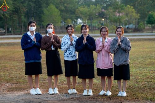 ภาพ No.103800:พิธีตักบาตรพระ 1,000 รูป ครั้งที่ 7 ถวายเป็นพุทธบูชา เพื่อช่วยเหลือคณะสงฆ์ 323 วัด 4 จังหวัดชายแดนภาคใต้ และถวายแด่คณะสงฆ์จังหวัดพิษณุโลก ณ ลานธรรมธุดงคสถานพิษณุโลก อ.วังทอง จ.พิษณุโลก วันที่ 24 ธันวาคม พ.ศ. 2566