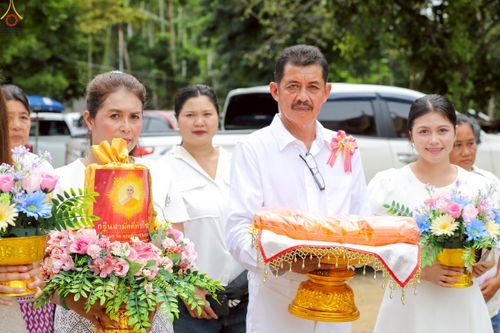 ภาพ No.258203:วันที่ 18 ตุลาคม พ.ศ. 2568 พิธีทอดกฐินสามัคคีทั่วไทย 30,000 วัด โดยคณะศิษยานุศิษย์ บูชาธรรม 81 ปี หลวงพ่อธัมมชโย ณ วัดนอก จ.สุราษฎร์ธานี