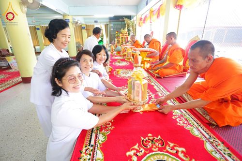 ภาพ No.183460:พิธีทอดกฐิน ณ วัดวังสวรรค์ จ.สุโขทัย ในโครงการทอดกฐินสามัคคีทั่วไทย 30,000 วัด บูชาธรรม 80 ปี หลวงพ่อธัมมชโย โดยคณะศิษยานุศิษย์วัดพระธรรมกาย วันที่ 25 ตุลาคม พ.ศ. 2567