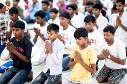 ภาพ No.231002:วันที่ 1 กรกฎาคม พ.ศ. 2568 โครงการบรรพชาสามเณร 300 รูป ถวายเป็นพุทธบูชา  วันอาสาฬหบูชา ณ จุดกำเนิดพระรัตนตรัย  ต้นแหล่งธัมมจักกัปปวัตตนสูตร เมืองพาราณสี  สารนาถ ประเทศอินเดีย