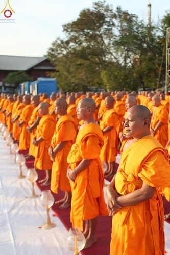 ภาพ No.194787:พิธีจุดประทีปถวายเป็นพุทธบูชา และบูชาธรรมมหาปูชนียาจารย์ ณ วัดสองพี่น้อง ต.ต้นตาล อ.สองพี่น้อง จ.สุพรรณบุรี ในโครงการธรรมยาตรา กตัญญูบูชา มหาปูชนียาจารย์ พระมงคลเทพมุนี(สด จนฺทสโร) พระผู้ปราบมาร อนุสรณ์สถาน 7 แห่ง ปีที่ 13 วันที่ 14 มกราคม พ.ศ. 2568