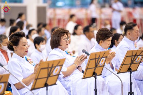 ภาพ No.204248:พิธีถวายภัตตาหารเป็นสังฆทาน แด่พระธรรมยาตรา ณ วัดพระธรรมกาย ตำบลคลองสาม อำเภอคลองหลวง จังหวัดปทุมธานี ในโครงการธรรมยาตรา กตัญญูบูชา มหาปูชนียาจารย์ พระมงคลเทพมุนี(สด จนฺทสโร) พระผู้ปราบมาร อนุสรณ์สถาน 7 แห่ง ปีที่ 13 วันที่ 31 มกราคม พ.ศ. 2568