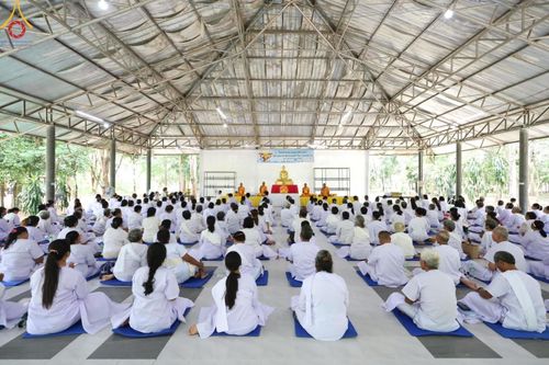 ภาพ No.152371:พิธีมอบสไบแก้ว โครงการอบรมอุบาสิกาแก้วจังหวัดบุรีรัมย์รุ่นที่ 1 วันที่ 6-8 กันยายน พ.ศ. 2567