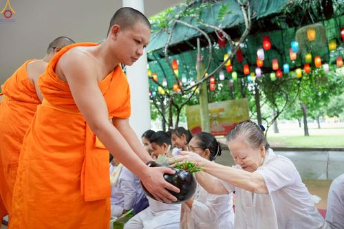 ภาพ No.248227:วันอาทิตย์ที่ 21 กันยายน พ.ศ. 2568 พิธีตักบาตร, พิธีทอดผ้าป่าบำรุงธุดงคสถานล้านนา, พิธีถวายกองทุนการศึกษาพระบาลี, พิธีถวายสลากภัตเป็นสังฆทาน เนื่องในโอกาสครบรอบ 39 ปี ธุดงคสถานล้านนา ณ ธุดงคสถานล้านนา อ.สันทราย จ.เชียงใหม่