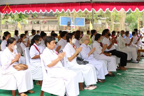 ภาพ No.76093:9พิธีวางศิลาฤกษ์ และตอกเสาเข็มมงคลต้นแรก สร้างหอฉันคุณยายอาจารย์มหารัตนอุบาสิกาจันทร์ ขนนกยูง  ณ ศูนย์ปฎิบัติธรรมนานาชาติสะเดา จ.สงขลา วันที่ 27 มกราคม พ.ศ. 2566