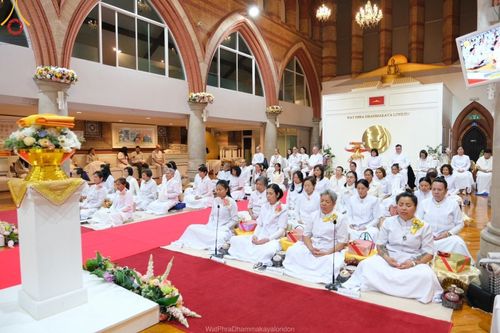 ภาพ No.159878:พิธีบูชาข้าวพระ วันอาทิตย์ต้นเดือน ณ วัดพระธรรมกายลอนดอน วันที่ 6 ตุลาคม พ.ศ. 2567