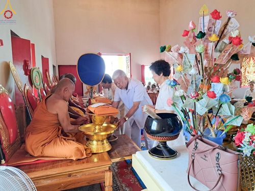 ภาพ No.168714:พิธีทอดกฐิน ณ วัดห้วยอุดม จ.บุรีรัมย์ ในโครงการกฐินสามัคคีทั่วไทย 30,000 วัด บูชาธรรม 80 ปี หลวงพ่อธัมมชโย โดยคณะศิษยานุศิษย์วัดพระธรรมกาย วันที่ 20 ตุลาคม พ.ศ. 2567