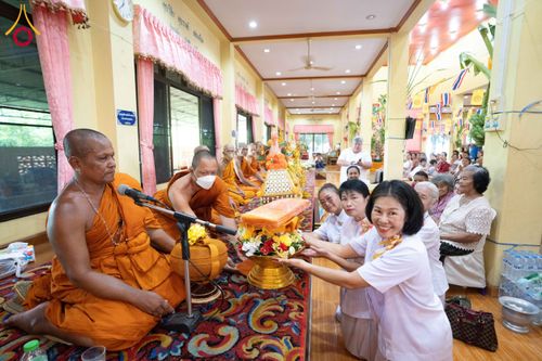 ภาพ No.166602:พิธีทอดกฐิน ณ วัดหนองกร่าง อ.สามโก้ จ.อ่างทอง ในโครงการกฐินสามัคคีทั่วไทย 30,000 วัด บูชาธรรม 80 ปี หลวงพ่อธัมมชโย โดยคณะศิษยานุศิษย์วัดพระธรรมกาย วันที่ 27 ตุลาคม พ.ศ. 2567