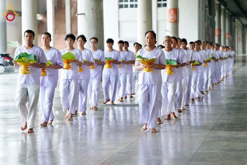 ภาพ No.143903:พิธีตัดปอยผมและปลงผมธรรมทายาท รุ่นเข้าพรรษา ณ มหาวิหารคด คอร์ 16 วัดพระธรรมกาย วันอาทิตย์ที่ 7 กรกฎาคม พ.ศ. 2567