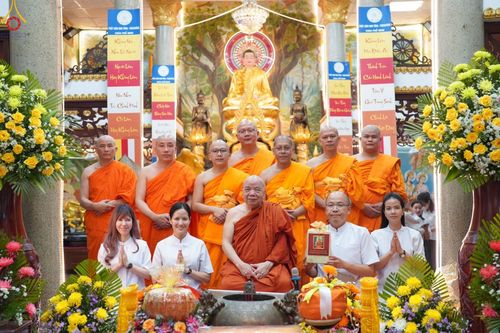 ภาพ No.94163:วัดพระธรรมกาย ร่วมบุญกฐินเวียดนาม เชื่อมสัมพันธไมตรี สร้างสามัคคีสงฆ์ วันที่ 12 พฤศจิกายน พ.ศ. 2566