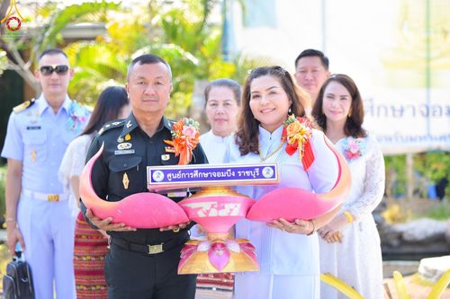 ภาพ No.104625:ทอดผ้าป่าสามัคคี เพื่อสมทบทุนสร้างหอฉัน ๑๑๓ ปี คุณยายอาจารย์มหารัตนอุบาสิกาจันทร์ขนนกยูง ครั้งที่ ๗ ในวันอาทิตย์ ที่ ๒๘ เมษายน พ.ศ. ๒๕๖๗ ณ ศูนย์การศึกษาจอมบึง ต.รางบัว อ.จอมบึง จ.ราชบุรี